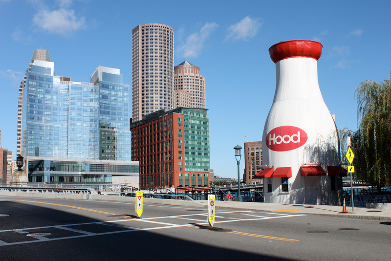 Illustration for article titled These Buildings Could Be The Food And Drink Of Giants